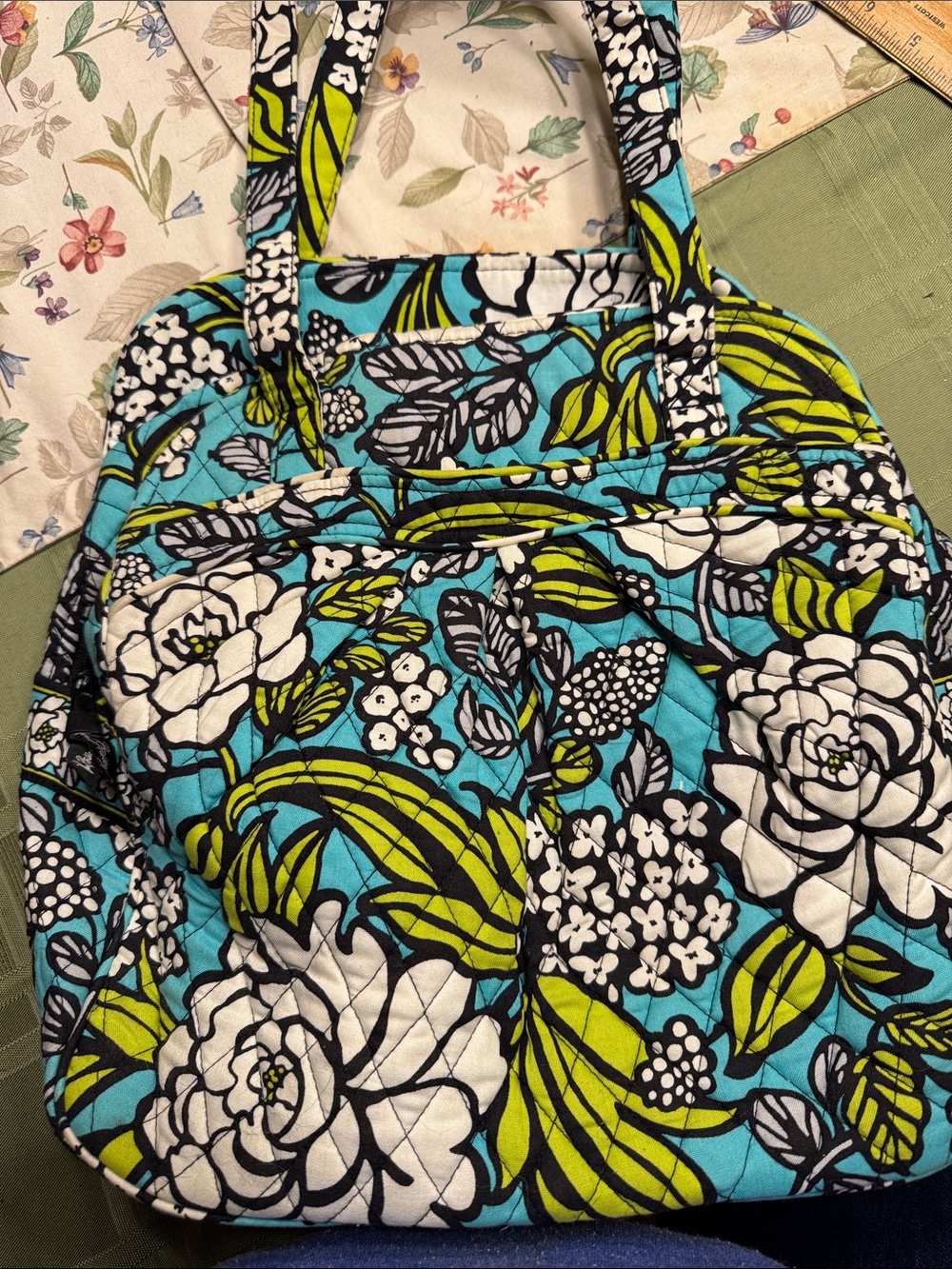 Vera Bradley Island Blooms Sweet Pleat Tote – Retired Pattern